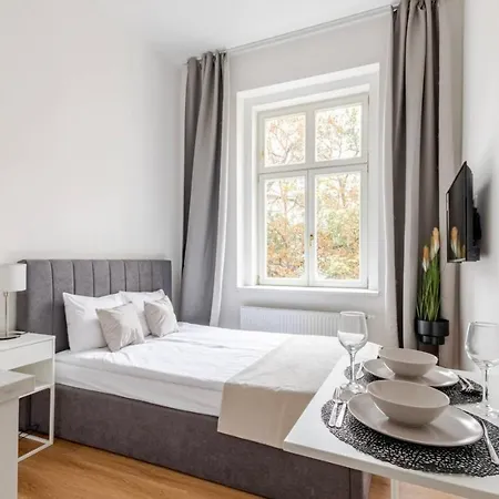 Apartman Namesti Miru Prague Exterior photo